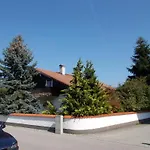 Homestay szállás In Lot Space & Option Cooking & Terrace - 9 Km From A8 Highway & Superfast Self Checkin *