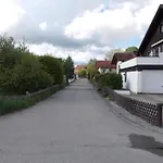 In Lot Space & Option Cooking & Terrace - 9 Km From A8 Highway & Superfast Self Checkin Homestay szállás Bruckmühl