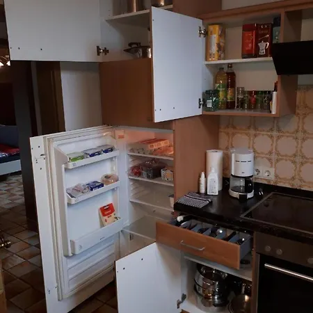 In Lot Space & Option Cooking & Breakfast Self Service & Terrace - 9 Km From A8 Highway & Superfast Self Checkin Проживание в семье Брукмюль