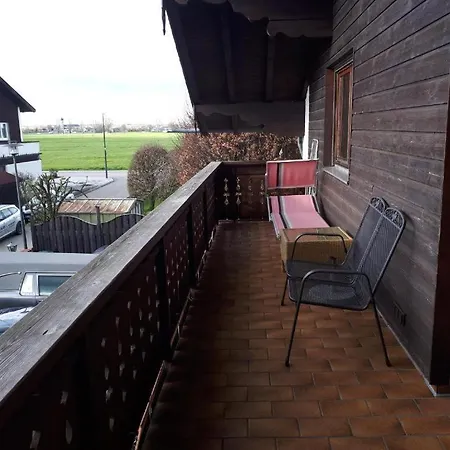 Проживание в семье In Lot Space & Option Cooking & Breakfast Self Service & Terrace - 9 Km From A8 Highway & Superfast Self Checkin