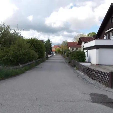 In Lot Space & Option Cooking & Breakfast Self Service & Terrace - 9 Km From A8 Highway & Superfast Self Checkin ホームステイ Bruckmühl