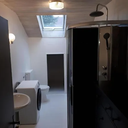 Homestay szállás In Lot Space & Option Cooking & Terrace - 9 Km From A8 Highway & Superfast Self Checkin