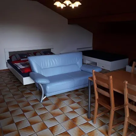 Ubytování v soukromí In Lot Space & Option Cooking & Terrace - 9 Km From A8 Highway & Superfast Self Checkin *