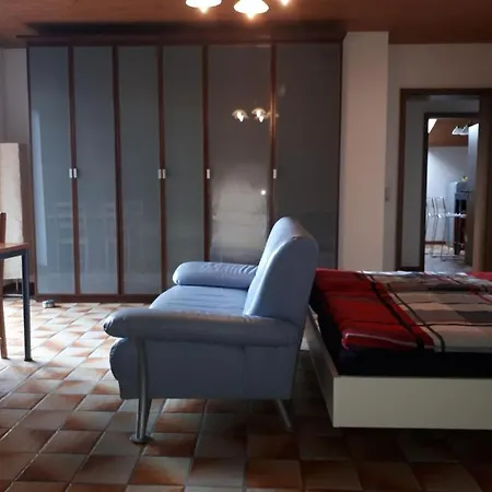 Ubytování v soukromí In Lot Space & Option Cooking & Terrace - 9 Km From A8 Highway & Superfast Self Checkin *