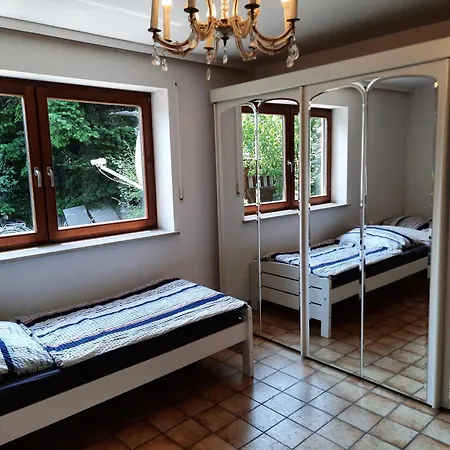 In Lot Space & Option Cooking & Terrace - 9 Km From A8 Highway & Superfast Self Checkin 홈스테이