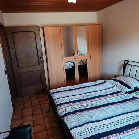 In Lot Space & Option Cooking & Terrace - 9 Km From A8 Highway & Superfast Self Checkin Homestay szállás Bruckmühl